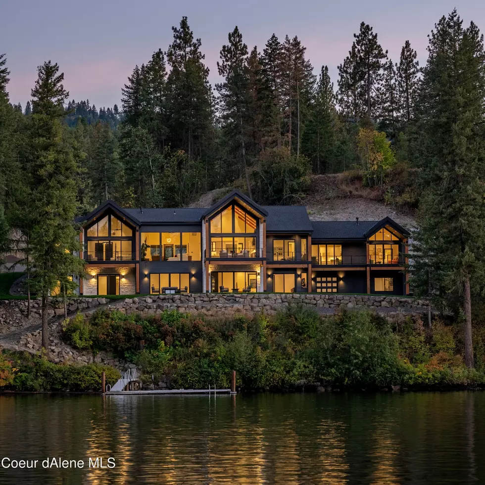 $9 Million Modern Idaho Home Has Beautiful Whiskey Lounge [Pics]